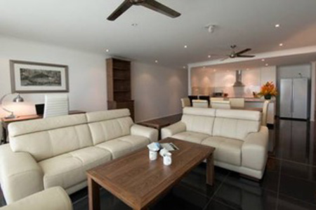 6 Lounge
